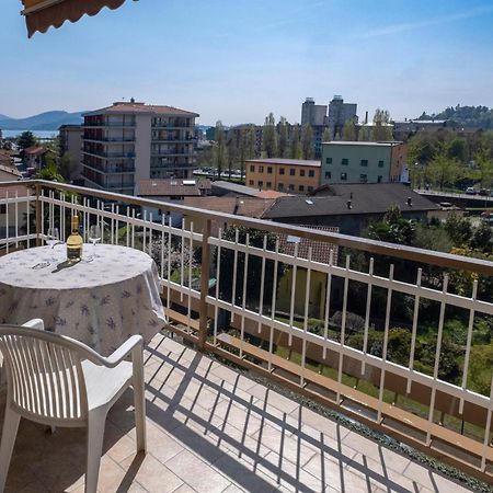 Casa Vacanze Heidi Vista Lago Verbania Exterior foto