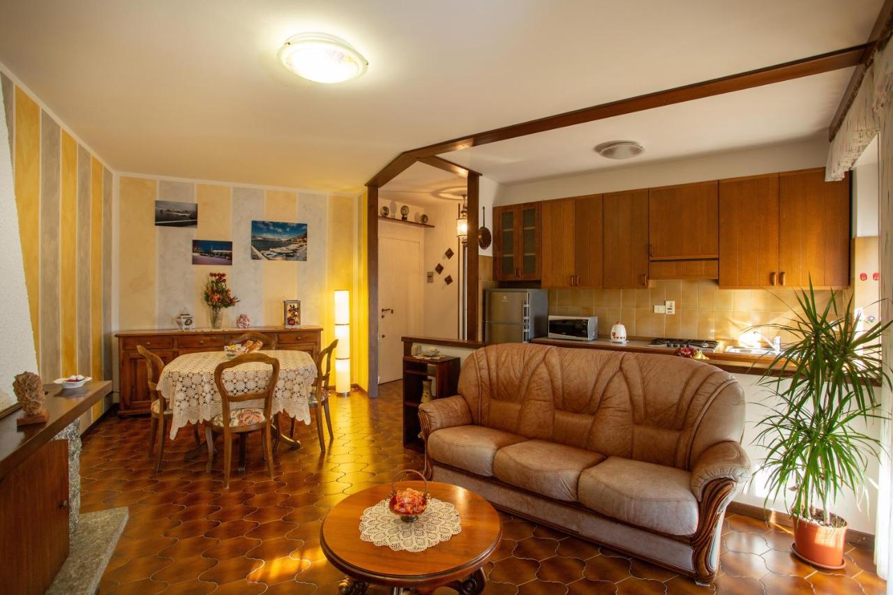 Casa Vacanze Heidi Vista Lago Verbania Exterior foto