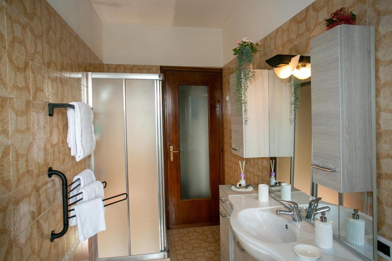 Casa Vacanze Heidi Vista Lago Verbania Exterior foto